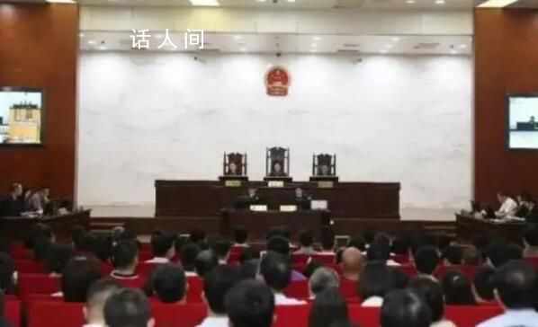 因一件小事杭州副市长坐上被告席 引来众人围观