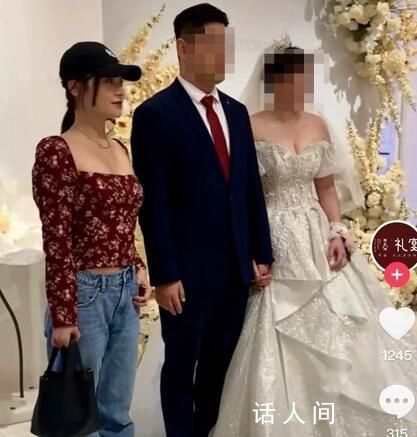 袁姗姗回老家参加表弟婚礼 上台致辞为新人送上新婚祝福