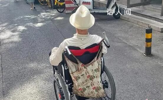 这届年轻人盯上了电动轮椅 提前步入了老年生活?