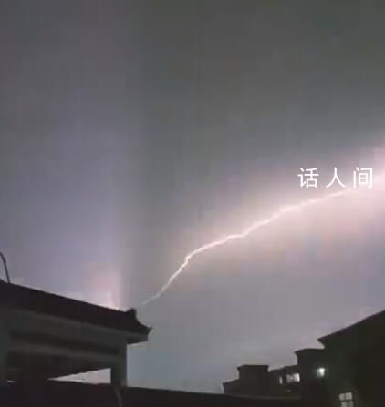 福州一晚上闪电1797次 福州气象台继续发布暴雨红色预警信号