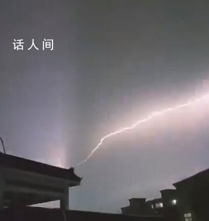 台风“泰利”逼近:广东电闪雷鸣
