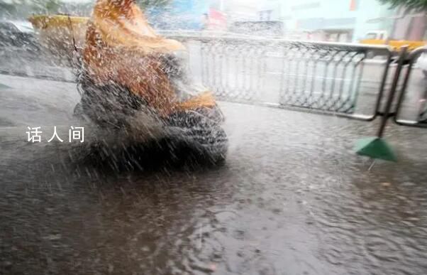 上海暴雨 高架桥成高架河