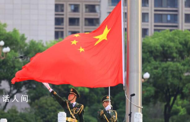 直击南昌八一广场升旗仪式 庆祝中国人民解放军建军96周年