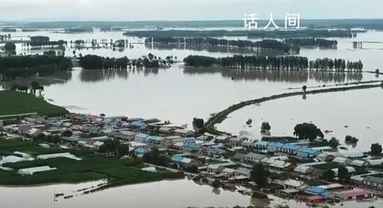 黑龙江双城遭洪水包围 村支书哽咽