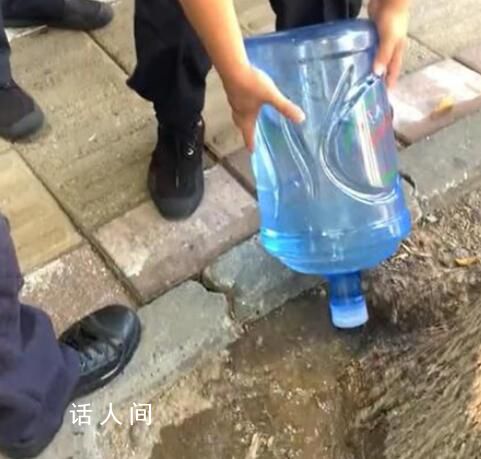 罕见病患者喝过的桶装水被倒掉浇树 在保安室接水喝遭工作人员歧视