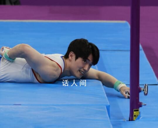 韩国体操选手尹真星微笑面对失误 笑容迷倒现场观众