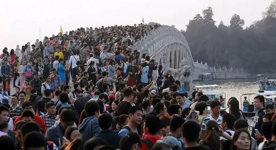 全国景区最堵前五名是谁 哪些旅游景点将成为全国最受追捧的前五名呢