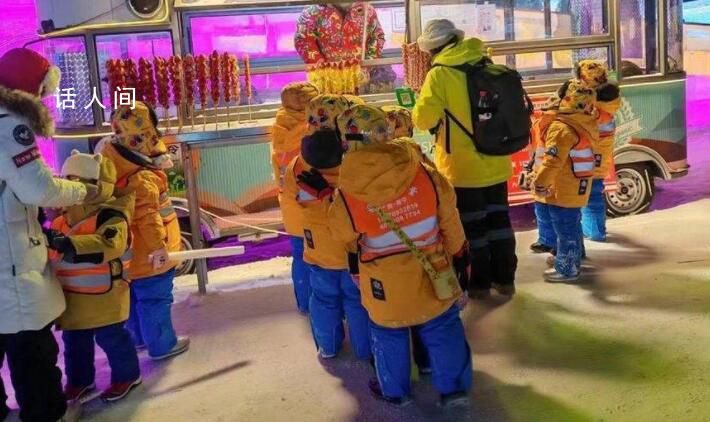 11个砂糖橘外套是家长选的 希望孩子不要受到打扰