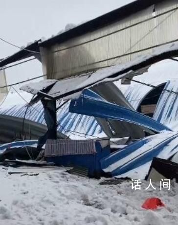 湖北一菜市场顶棚被雪压塌 事故导致一人不幸遇难一人受伤