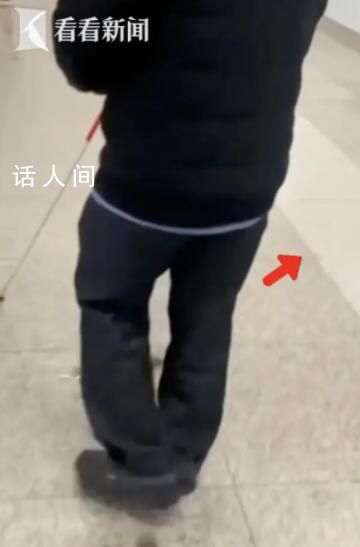 上海地铁澄清车站没有盲道 系乘客错过正确的盲道