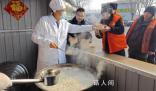 北京新发地10吨除夕饺子开煮 为留守保供的2000多商户送上热腾腾的除夕饺子