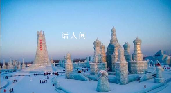 闭园前一天的冰雪大世界 大滑梯依然要排队三个小时有人退了高铁票