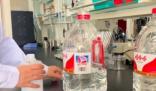 娃哈哈纯净水是实验室御用水 电导率达到了1.56