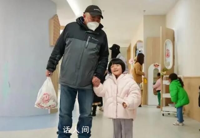 孩子幼儿园就在单位楼下是什么体验 这样的场景是很多双职工家庭的梦